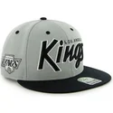 graue-snapback-kappe-mit-flachem-schirm-und-los-angeles-kings-nhl-logo-von-47-brand