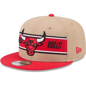New Era Плоска Козирка 9FIFTY Draft 2024 Chicago Bulls NBA Кафява и Червена Шапка с Тик-Так