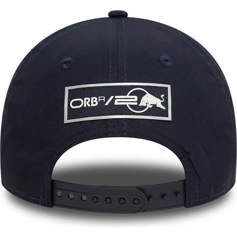 shapka-izvita-tmnosin-snapbek-9forty-na-red-bull-racing-formula-1-ot-new-era