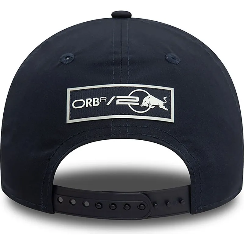 shapka-izvita-tmnosin-snapbek-max-verstappen-9forty-na-red-bull-racing-formula-1-ot-new-era