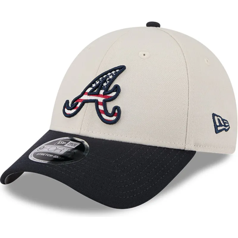 beige-und-marineblaue-gebogene-snapback-kappe-9forty-stretch-snap-4th-of-july-der-atlanta-braves-mlb-von-new-era