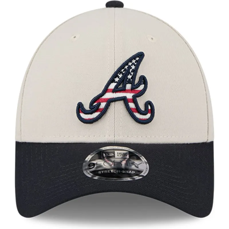 shapka-izvita-bezhov-snapbek-9forty-stretch-snap-4th-of-july-na-atlanta-braves-mlb-ot-new-era