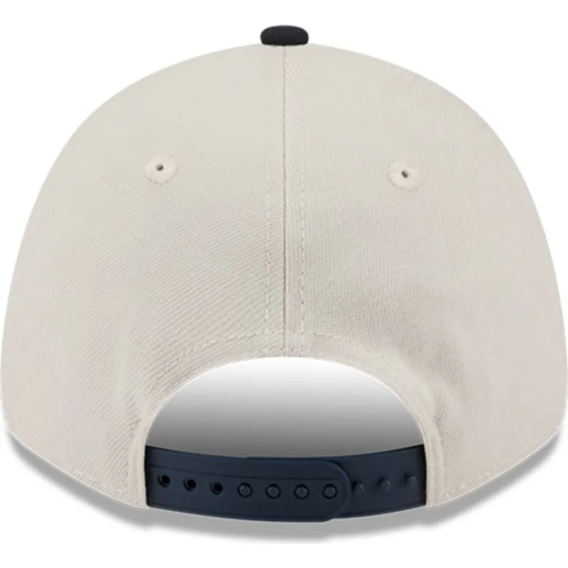 beige-und-marineblaue-gebogene-snapback-kappe-9forty-stretch-snap-4th-of-july-der-atlanta-braves-mlb-von-new-era