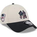 shapka-izvita-bezhov-snapbek-9forty-stretch-snap-4th-of-july-na-new-york-yankees-mlb-ot-new-era