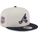shapka-ploska-bezhov-snapbek-9fifty-4th-of-july-na-atlanta-braves-mlb-ot-new-era