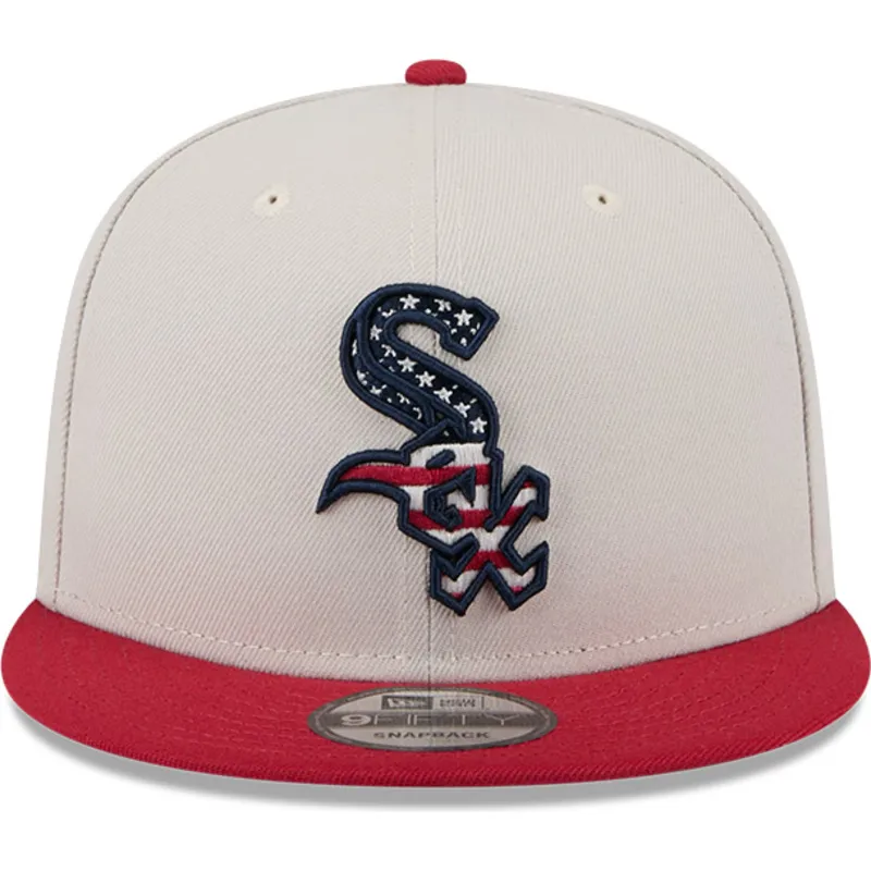 shapka-ploska-bezhov-snapbek-9fifty-4th-of-july-na-chicago-white-sox-mlb-ot-new-era