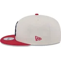 shapka-ploska-bezhov-snapbek-9fifty-4th-of-july-na-chicago-white-sox-mlb-ot-new-era