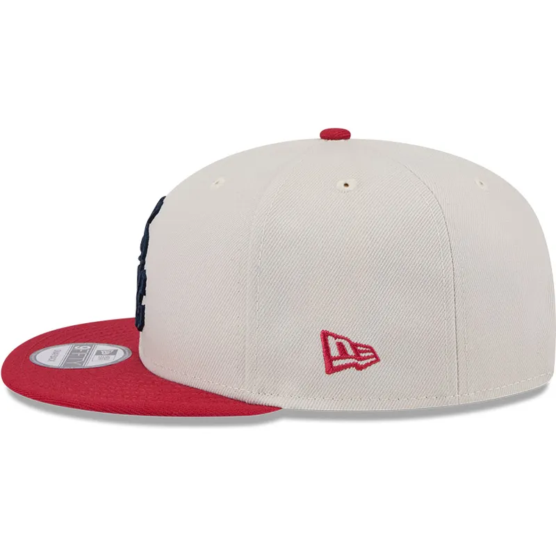 shapka-ploska-bezhov-snapbek-9fifty-4th-of-july-na-chicago-white-sox-mlb-ot-new-era