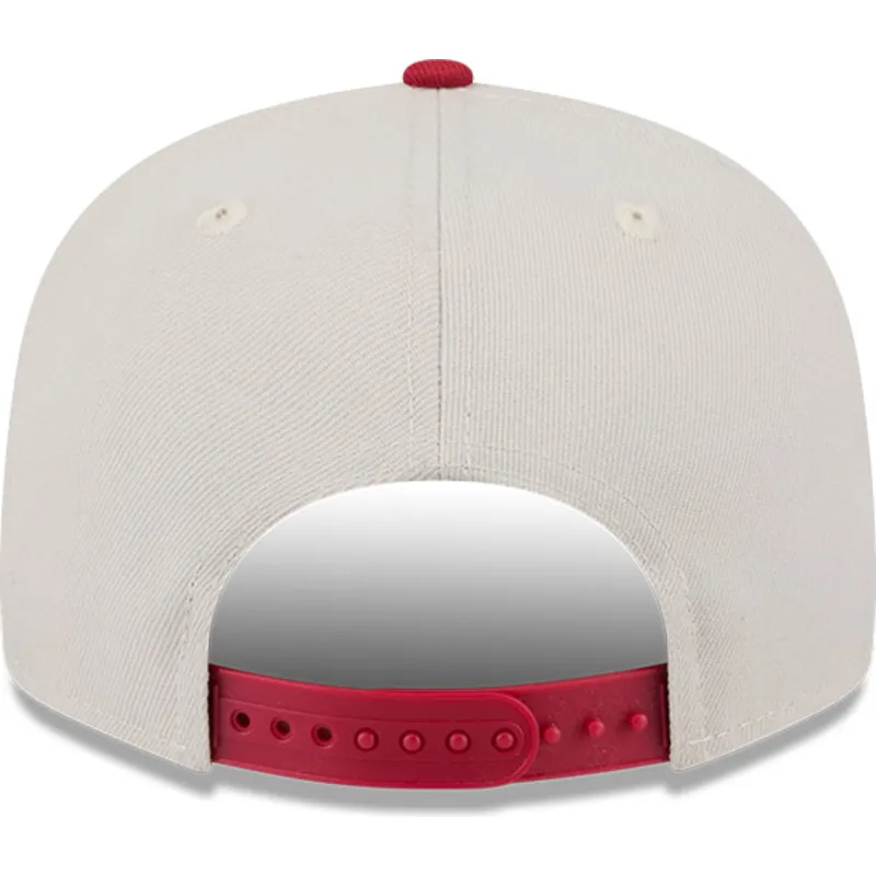 shapka-ploska-bezhov-snapbek-9fifty-4th-of-july-na-chicago-white-sox-mlb-ot-new-era