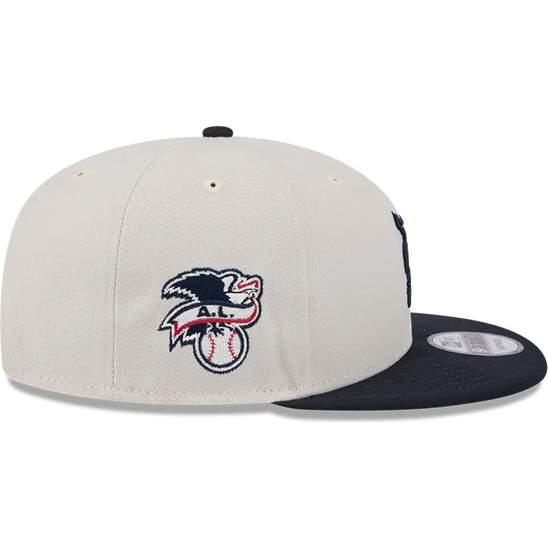 shapka-ploska-bezhov-snapbek-9fifty-4th-of-july-na-detroit-tigers-mlb-ot-new-era
