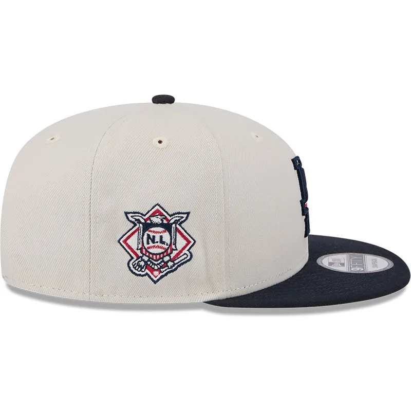 shapka-ploska-bezhov-snapbek-9fifty-4th-of-july-na-los-angeles-dodgers-mlb-ot-new-era