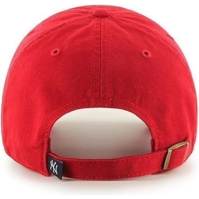shapka-izvita-chervena-reguliruem-na-new-york-yankees-mlb-ot-47-brand