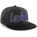 shapka-ploska-cherna-snapbek-de-letras-na-los-angeles-kings-nhl-ot-47-brand