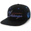 schwarze-flache-kappe-mit-blauem-snapback-logo-und-chicago-blackhawks-nhl-logo-von-47-brand