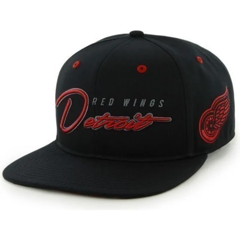 shapka-ploska-cherna-snapbek-letras-na-detroit-red-wings-nhl-ot-47-brand