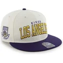 shapka-ploska-byala-snapbek-na-los-angeles-kings-nhl-ot-47-brand