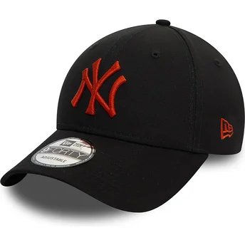 Sort justerbar kasket med buet skygge og rødt logo 9FORTY League Essential fra New York Yankees MLB fra New Era
