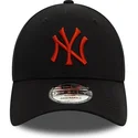 verstellbare-schwarze-curved-cap-mit-rotem-logo-9forty-league-essential-der-new-york-yankees-mlb-von-new-era