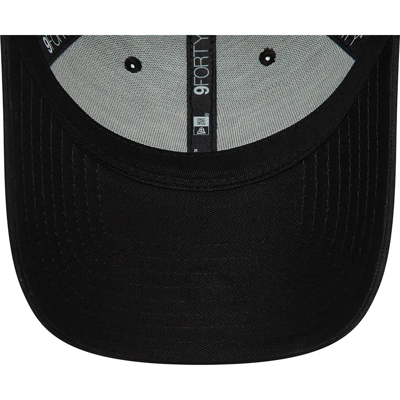 schwarze-verstellbare-curved-cap-mit-rotem-logo-9forty-league-essential-der-new-york-yankees-mlb-von-new-era