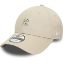 shapka-izvita-bezhov-reguliruem-9forty-metallic-pin-na-new-york-yankees-mlb-ot-new-era