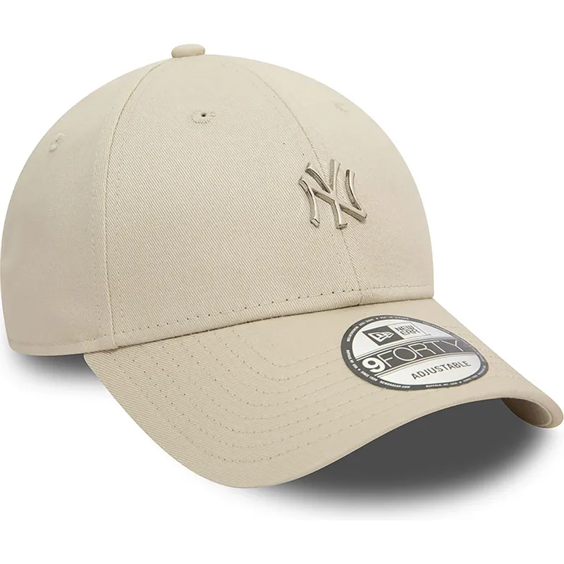 shapka-izvita-bezhov-reguliruem-9forty-metallic-pin-na-new-york-yankees-mlb-ot-new-era
