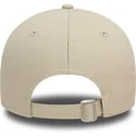 shapka-izvita-bezhov-reguliruem-9forty-metallic-pin-na-new-york-yankees-mlb-ot-new-era