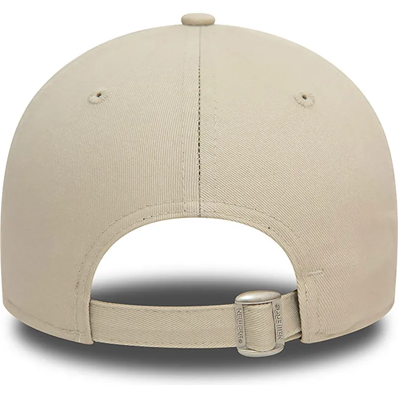 shapka-izvita-bezhov-reguliruem-9forty-metallic-pin-na-new-york-yankees-mlb-ot-new-era