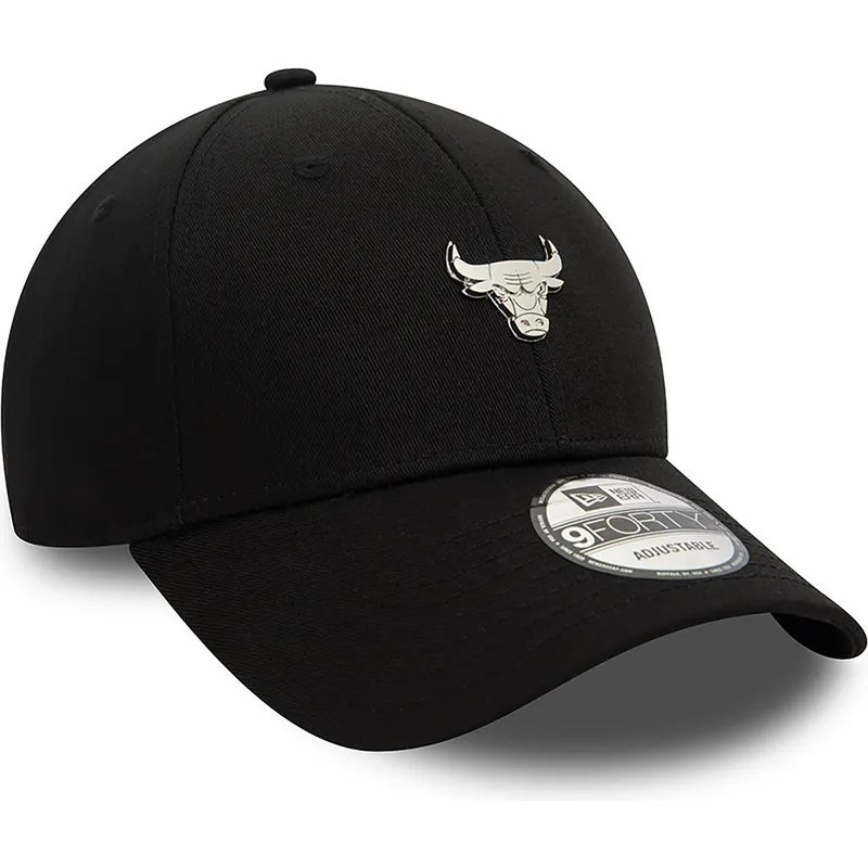 shapka-izvita-cherna-reguliruem-9forty-metallic-pin-na-chicago-bulls-nba-ot-new-era