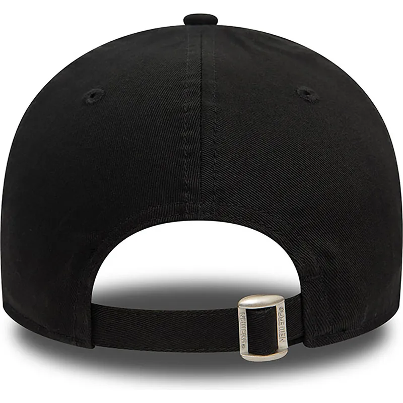 shapka-izvita-cherna-reguliruem-9forty-metallic-pin-na-chicago-bulls-nba-ot-new-era