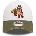 shapka-izvita-byala-reguliruem-9twenty-washed-na-tasmania-looney-tunes-ot-new-era