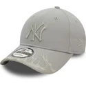 casquette-courbee-grise-ajustable-avec-logo-grise-9forty-flame-new-york-yankees-mlb-new-era