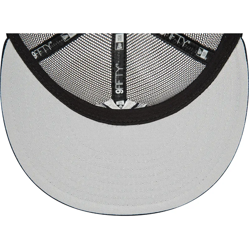 shapka-ploska-traker-cherna-snapbek-9fifty-embroidered-mesh-na-new-york-yankees-mlb-ot-new-era