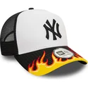 shapka-izvita-traker-byala-snapbek-a-frame-flame-na-new-york-yankees-mlb-ot-new-era