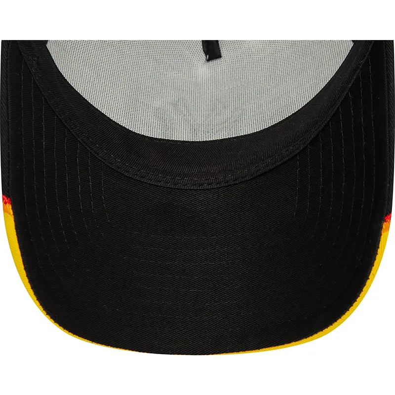 shapka-izvita-traker-byala-snapbek-a-frame-flame-na-new-york-yankees-mlb-ot-new-era shapka-izvita-traker-byala-snapbek-a-frame-flame-na-new-york-yankees-mlb-ot-new-era