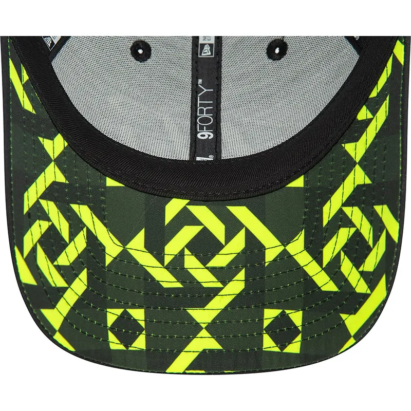 shapka-izvita-cherna-reguliruem-9forty-geo-undervisor-print-na-valentino-rossi-vr46-motogp-ot-new-era