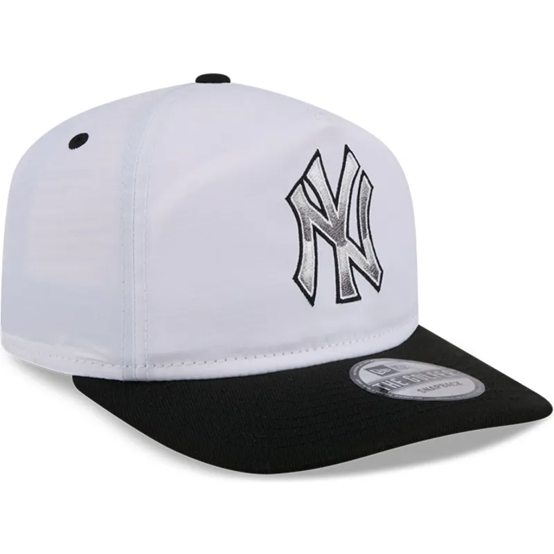 shapka-izvita-byala-snapbek-golfer-chrome-na-new-york-yankees-mlb-ot-new-era
