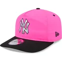 new-era-new-york-yankees-mlb-golfer-snapback-kappe-mit-gebogenem-schirm-in-rosa-und-schwarz-mit-chrome-logo