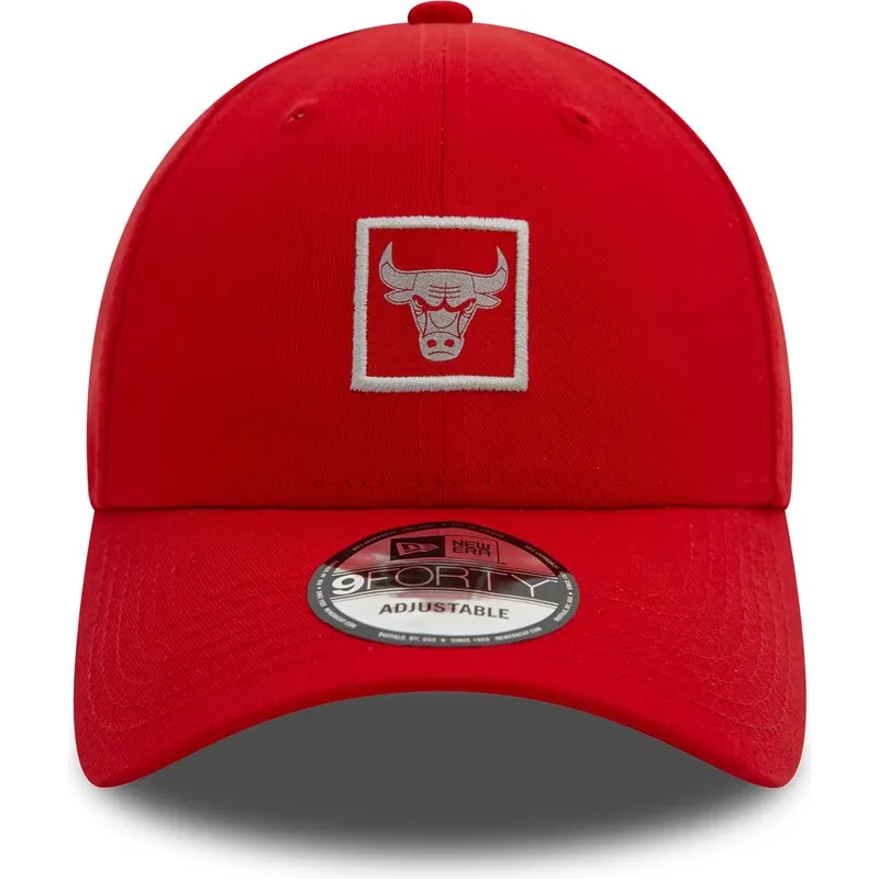 casquette-courbee-rouge-ajustable-9forty-metallic-patch-chicago-bulls-nba-new-era