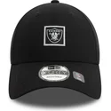 schwarze-verstellbare-9forty-kappe-mit-gebogenem-schirm-metallic-patch-las-vegas-raiders-nfl-von-new-era
