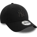 schwarze-verstellbare-curved-cap-9forty-check-infill-der-new-york-yankees-mlb-von-new-era