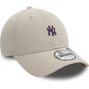 shapka-izvita-bezhov-reguliruem-9forty-repreve-mini-na-new-york-yankees-mlb-ot-new-era
