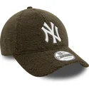 casquette-courbee-verte-ajustable-9forty-borg-new-york-yankees-mlb-new-era