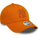 shapka-izvita-oranzhev-reguliruem-9forty-league-essential-na-new-york-yankees-mlb-ot-new-era