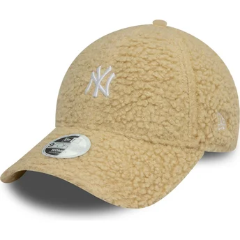 Шапка извита бежов регулируем 9FORTY Borg на New York Yankees MLB от New Era