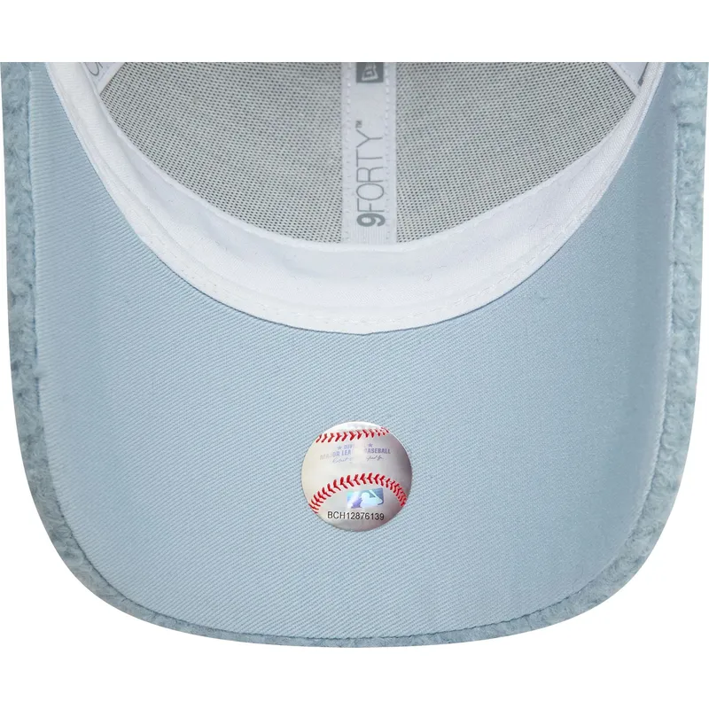 shapka-izvita-sinya-reguliruem-9forty-borg-na-new-york-yankees-mlb-ot-new-era