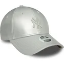 shapka-izvita-siv-reguliruem-plateada-plateado-9forty-midi-pu-na-new-york-yankees-mlb-ot-new-era