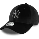 shapka-izvita-cherna-reguliruem-9forty-velour-diamante-na-new-york-yankees-mlb-ot-new-era