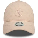 shapka-izvita-roza-reguliruema-9twenty-padded-na-new-york-yankees-mlb-ot-new-era