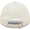 buet-beige-justerbar-9forty-league-essential-kasket-fra-los-angeles-dodgers-mlb-fra-new-era