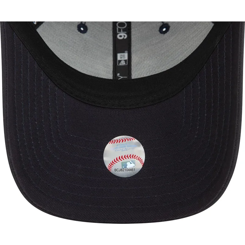 shapka-izvita-tmnosin-reguliruem-9forty-side-patch-na-new-york-yankees-mlb-ot-new-era